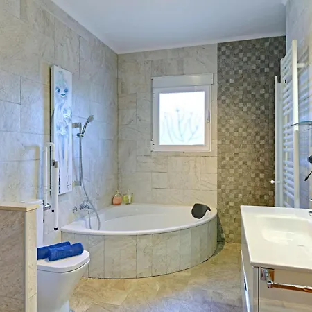 Carma By Interhome *